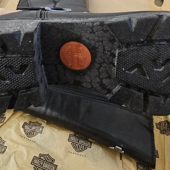 Harley Davidson Black Leather Knee-High Boots with Buckles - Picture 4 of 8